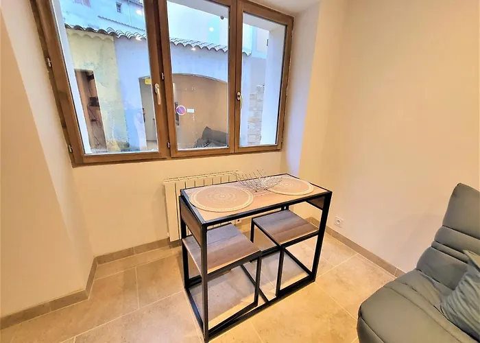T2 Rdc Neuf/Wifi/Centre Village